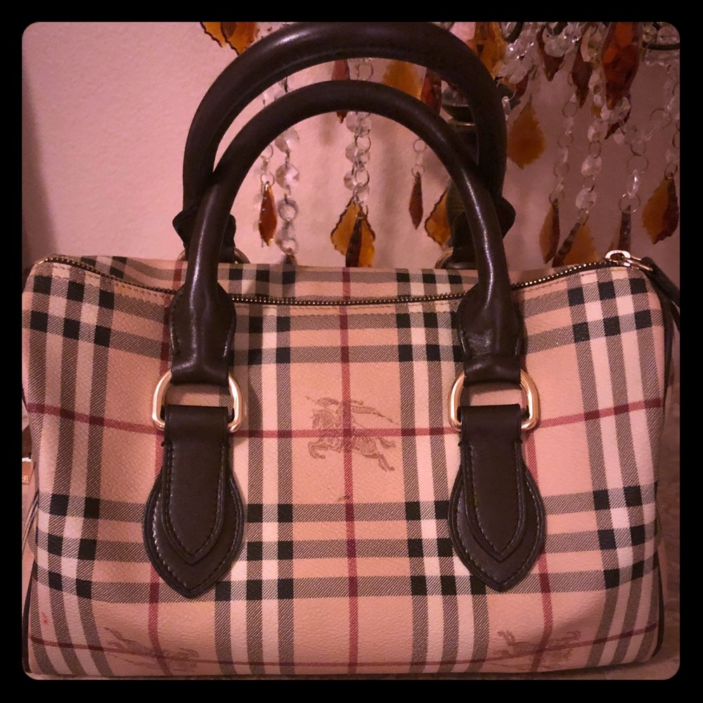 SOLD!!! Burberry Haymarket satchel👜
